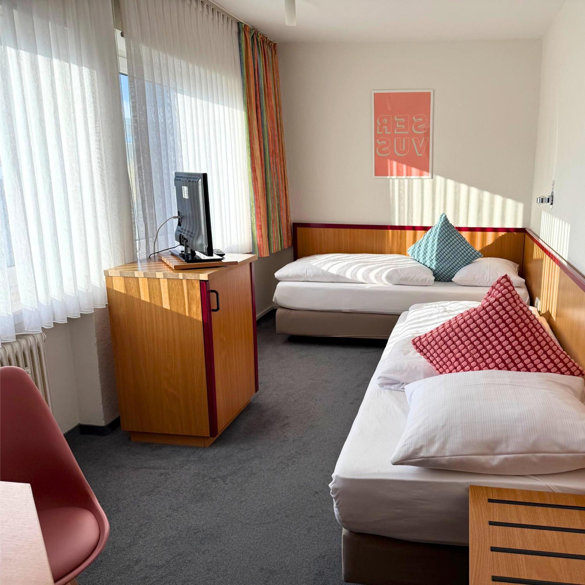 Colourful Hotel Bielefeld Exterior photo
