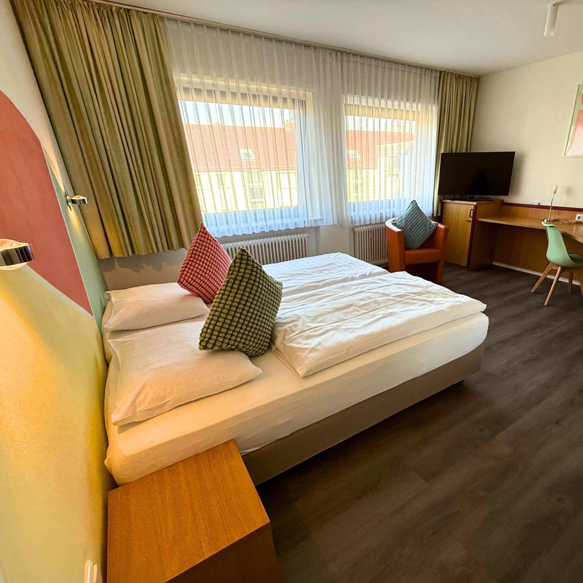 Colourful Hotel Bielefeld Exterior photo