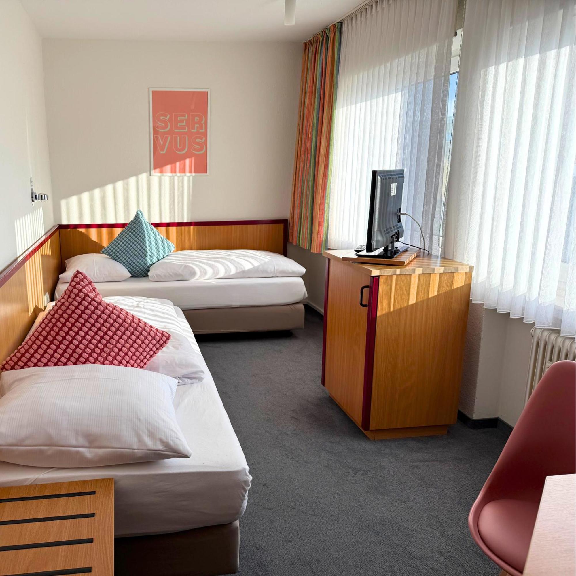 Colourful Hotel Bielefeld Exterior photo