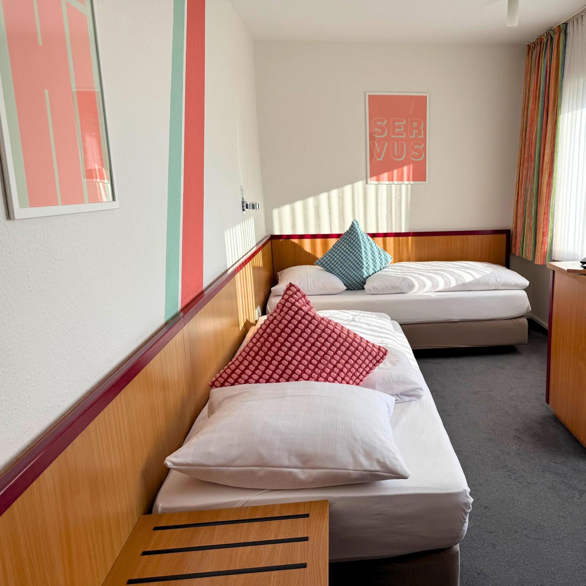 Colourful Hotel Bielefeld Exterior photo